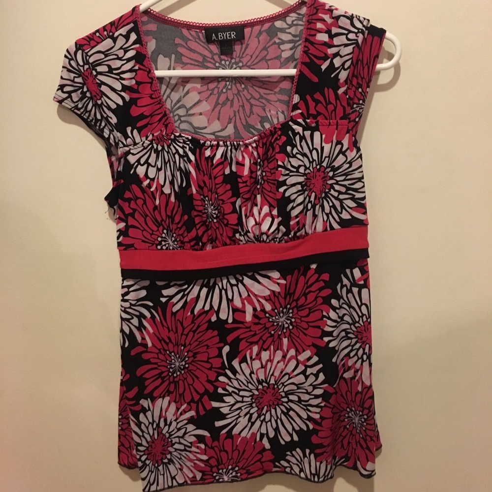 A Byer Women’s Shirt size L